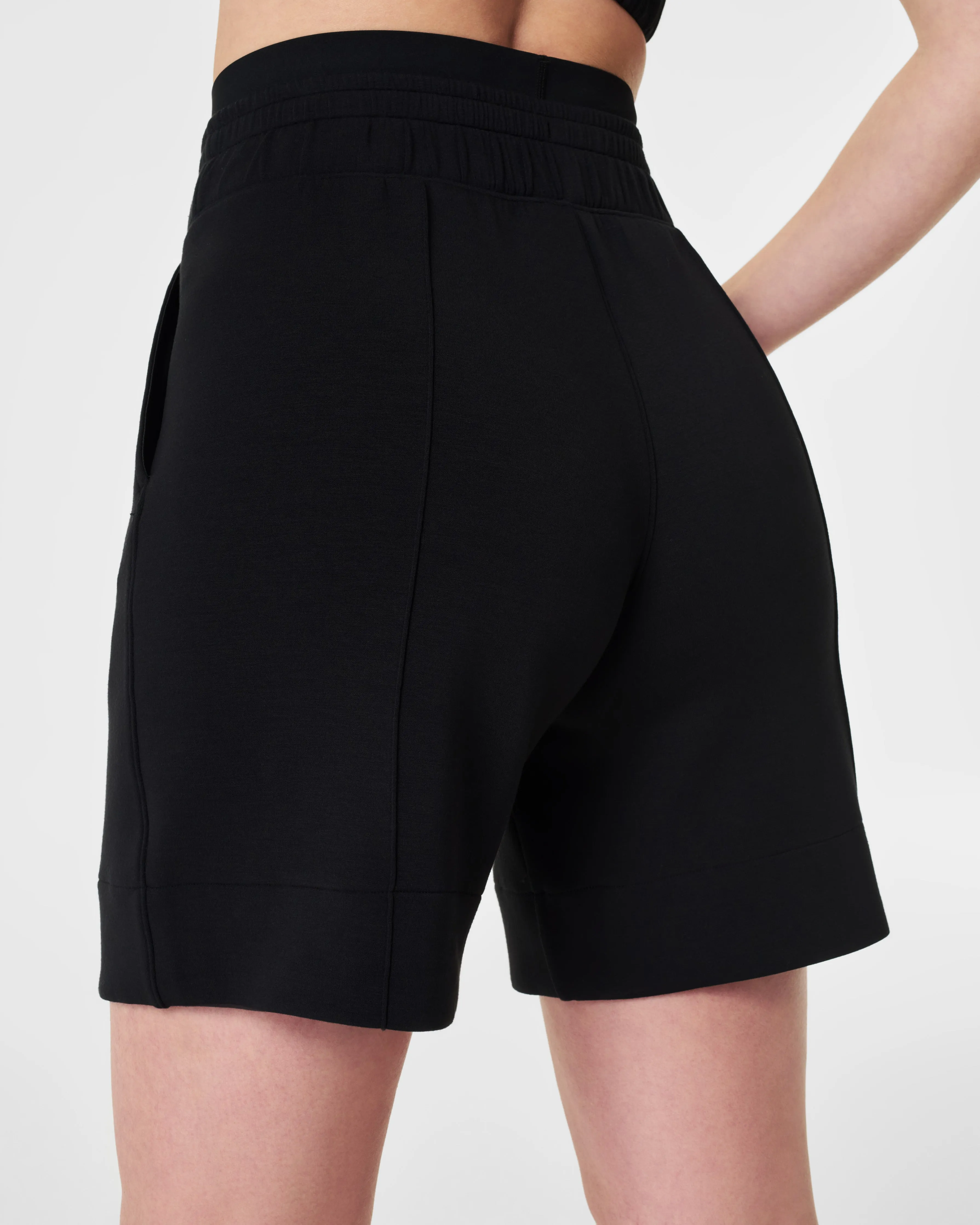 AirEssentials Bermuda Short, 8"