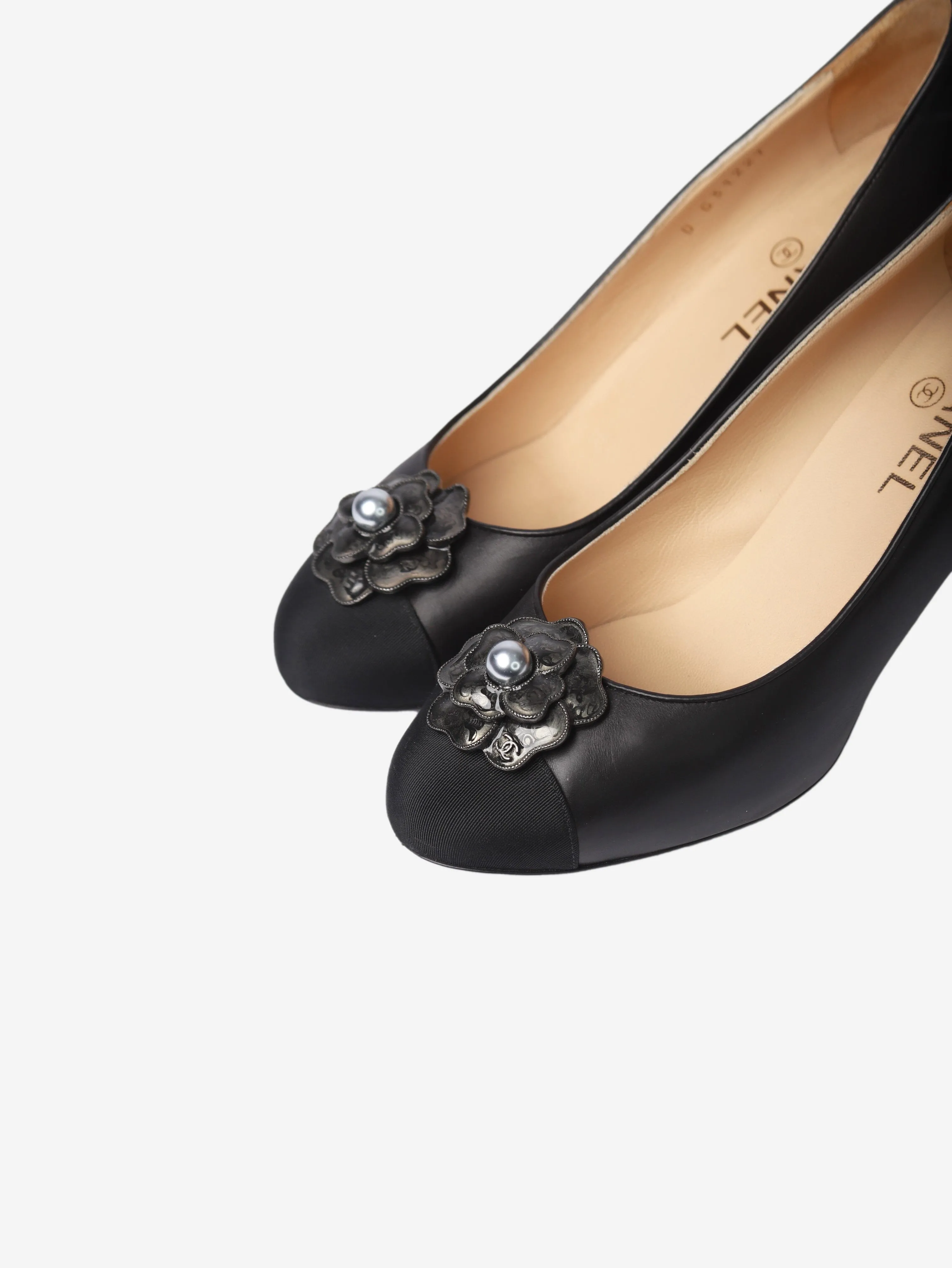 Black leather pumps - size EU 39