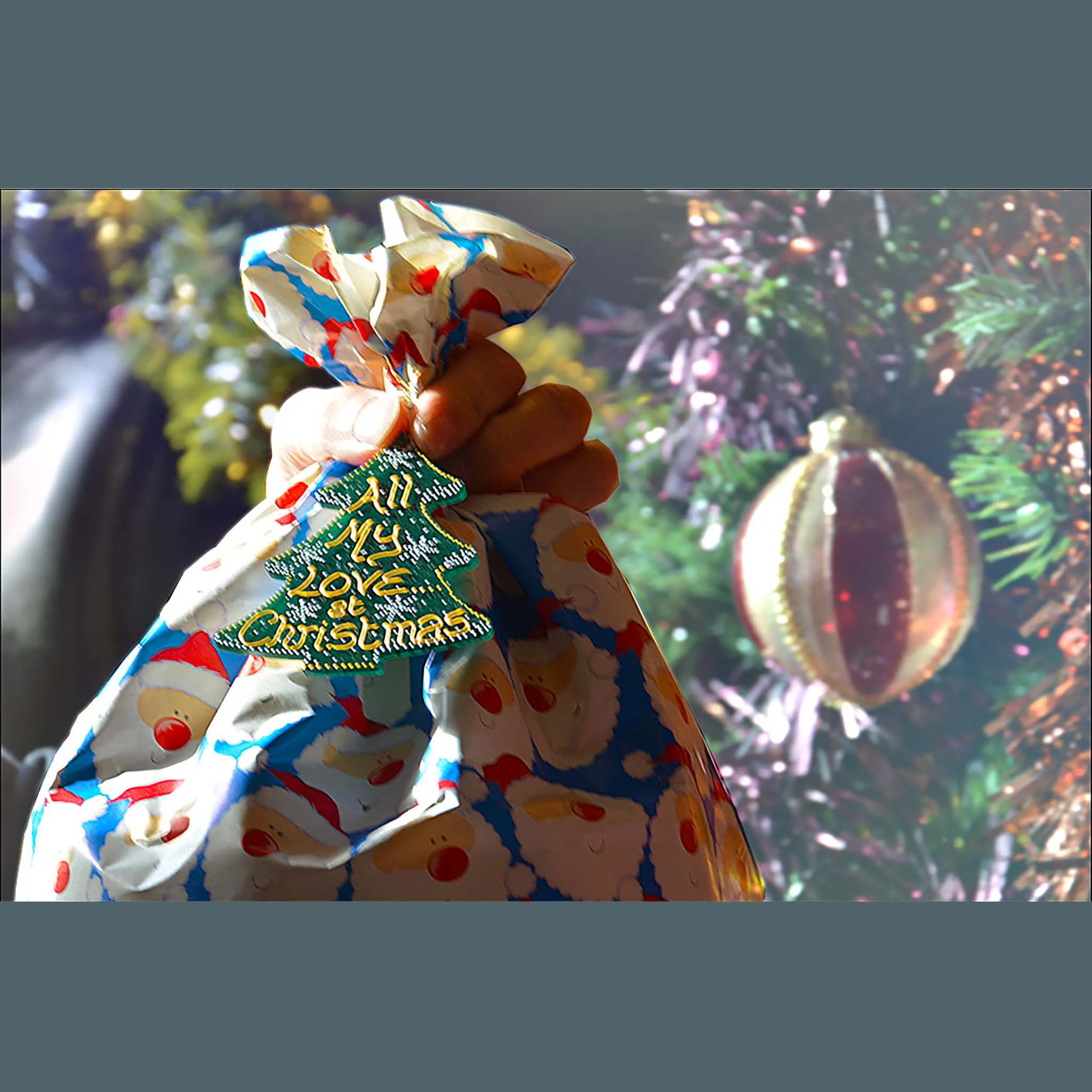 Christmas Gift Tag & Tree Bauble in TRADITIONAL GREEN