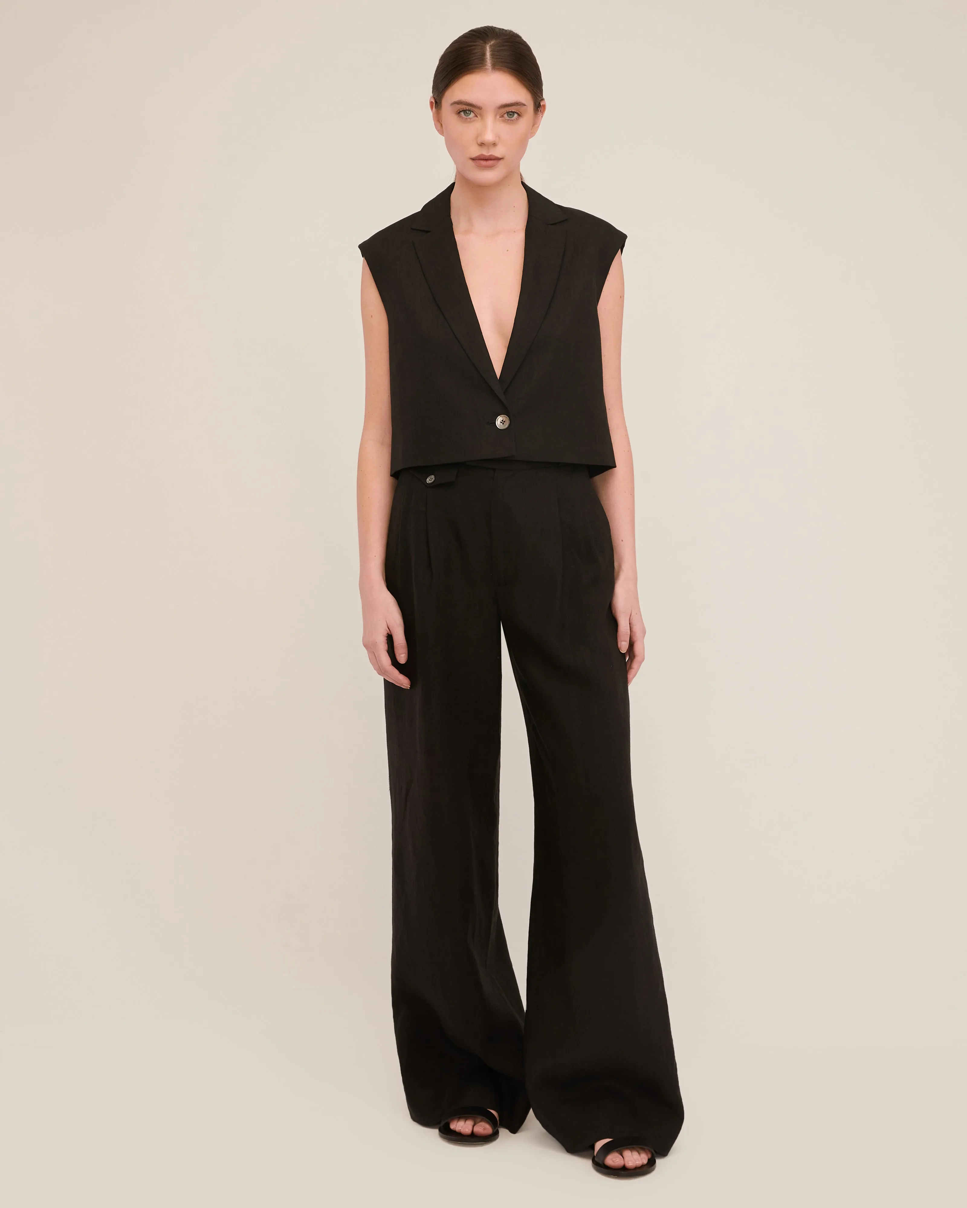 Solea Linen Wide Leg Trouser in Black